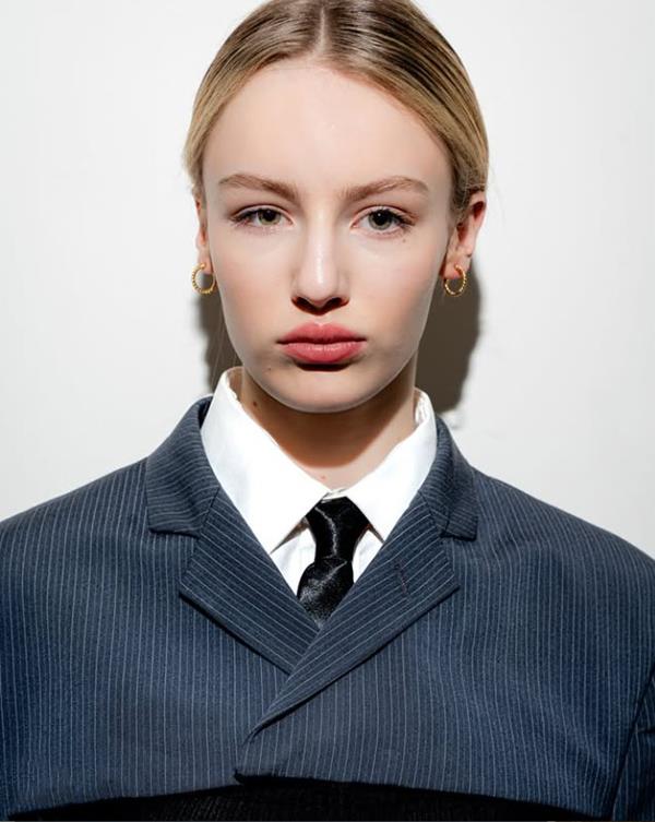 Sophie C - portfolio photo 25