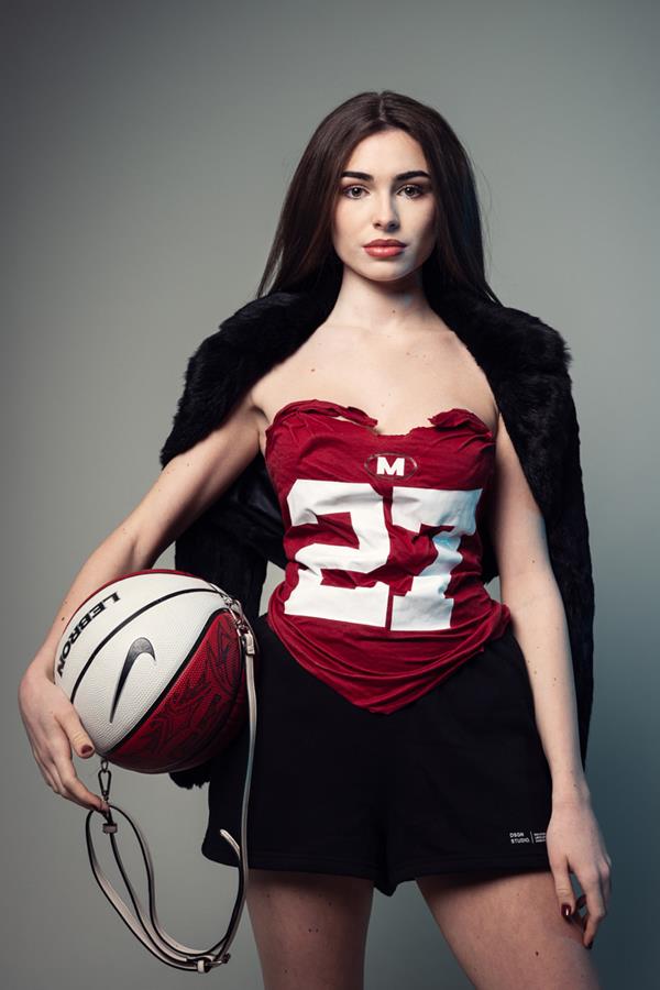 Lia L'Estrange - portfolio photo 18