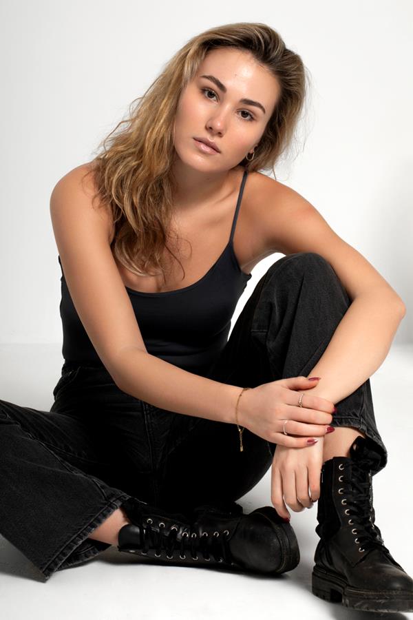 Anna Foley - portfolio photo 14