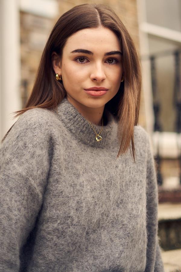 Lia L'Estrange - portfolio photo 11