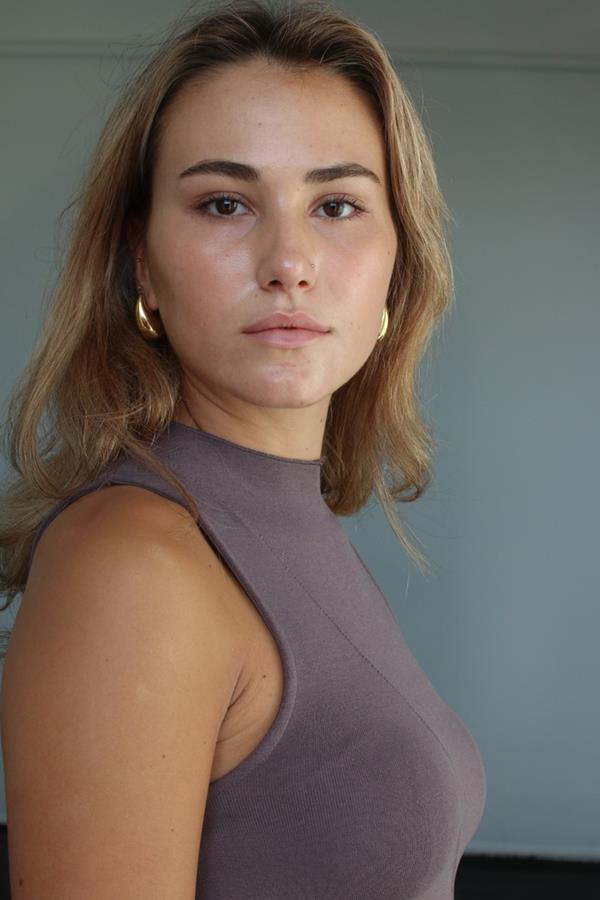 Anna Foley - portfolio photo 3