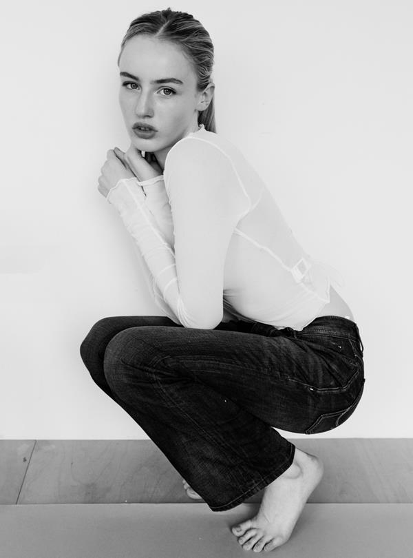 Sophie C - portfolio photo 46