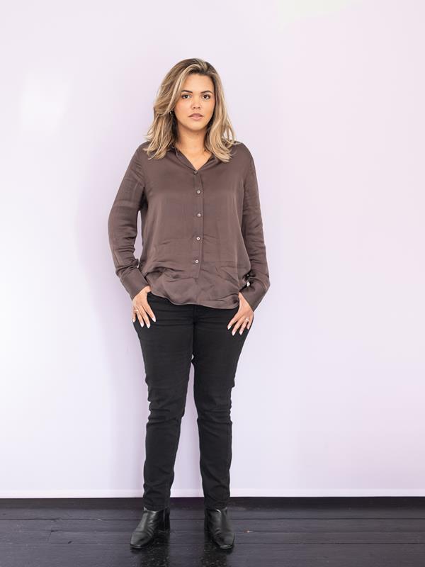 Laiz Hughes - portfolio photo 8
