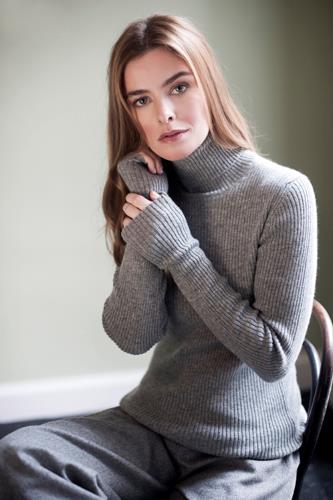 Nikki B - portfolio photo 22