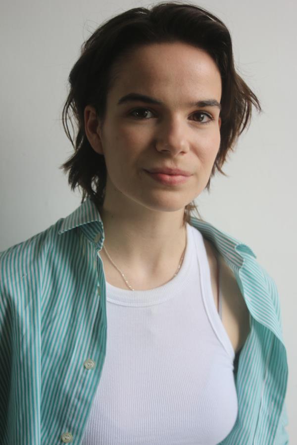 Lily B - portfolio photo 7