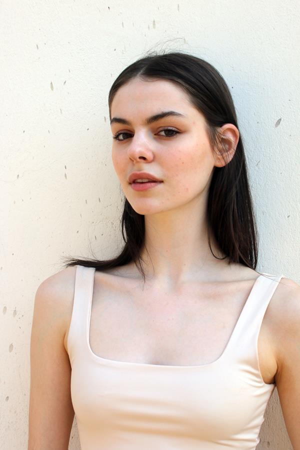 Lilly Burton - portfolio photo 7