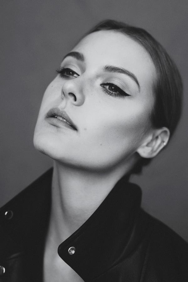 Aveen Lane - portfolio photo 52
