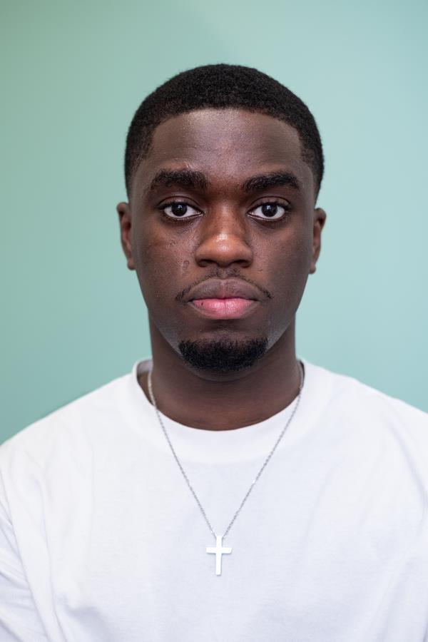 Derek Ikhinmwin - portfolio photo 2