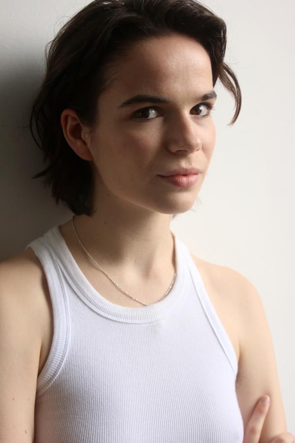 Lily B - portfolio photo 9