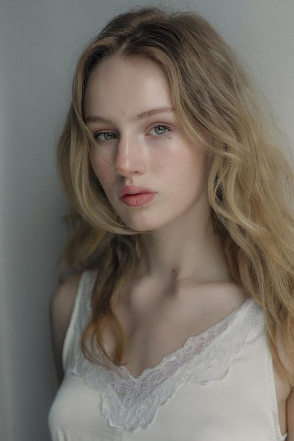 Sophie C - portfolio photo 4