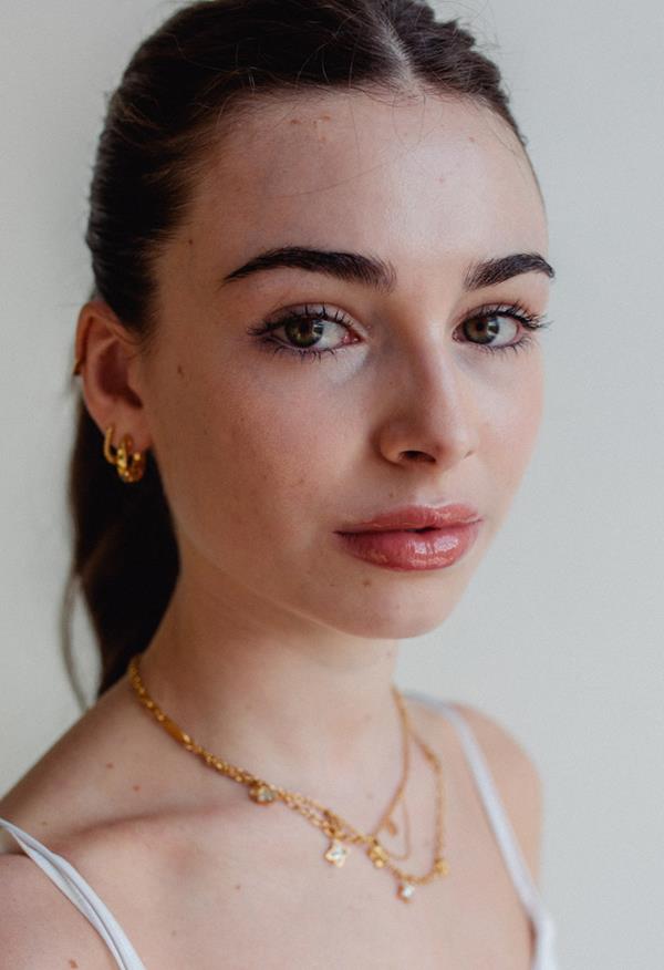 Lia L'Estrange - portfolio photo 21