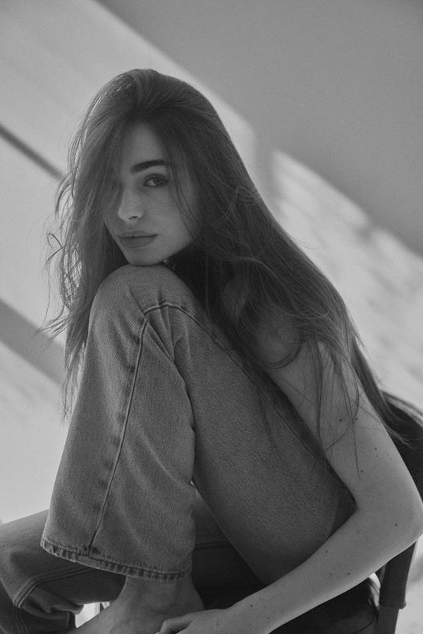 Lia L'Estrange - portfolio photo 7