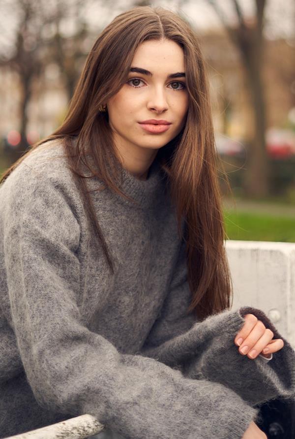 Lia L'Estrange - portfolio photo 15